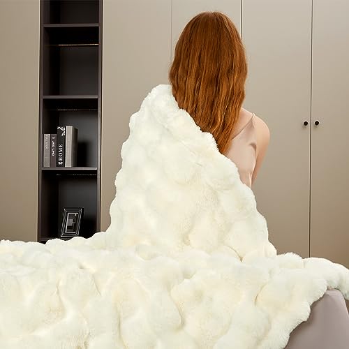 Touchat Luxury 1000GSM Faux Rabbit Fur Throw Blanket, Super Heavy Warm Cozy Beige Cream Blankets for Couch Bed Sofa, Ruched Plush Fuzzy Elegant Soft Reversible Mink Blanket for Living Room Bedroom