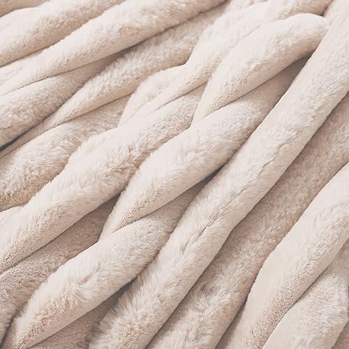 Amélie Home Luxury Jacquard Striped Faux Fur Throw Blankets, 630GSM Soft and Warm Thick Cozy Throws, Milky Fluffy Plush Blanket for Sofa Couch Bed Living Room in Fall Winter, Ivory, 50"x 70"