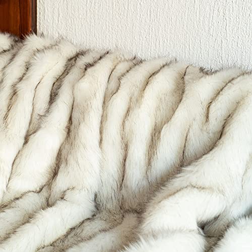 BATTILO HOME Luxury White Faux Fur Throw Blanket Thick Warm Faux Fur Blanket for Couch, Bed, Fuzzy Cozy, Fluffy Blanket Fox Fur Throw White with Black Tip, Minky Blanket, 51"x67"