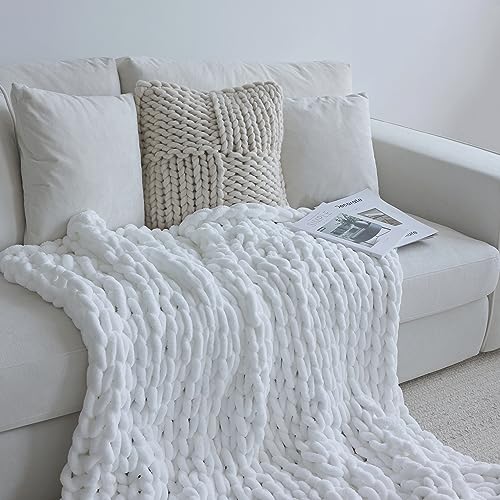 Maetoow Chenille Chunky Knit Blanket Throw （50×60 Inch）, Handmade Warm & Cozy Blanket Couch, Bed, Home Decor, Soft Breathable Fleece Banket, Christmas Thick and Giant Yarn Throws，White