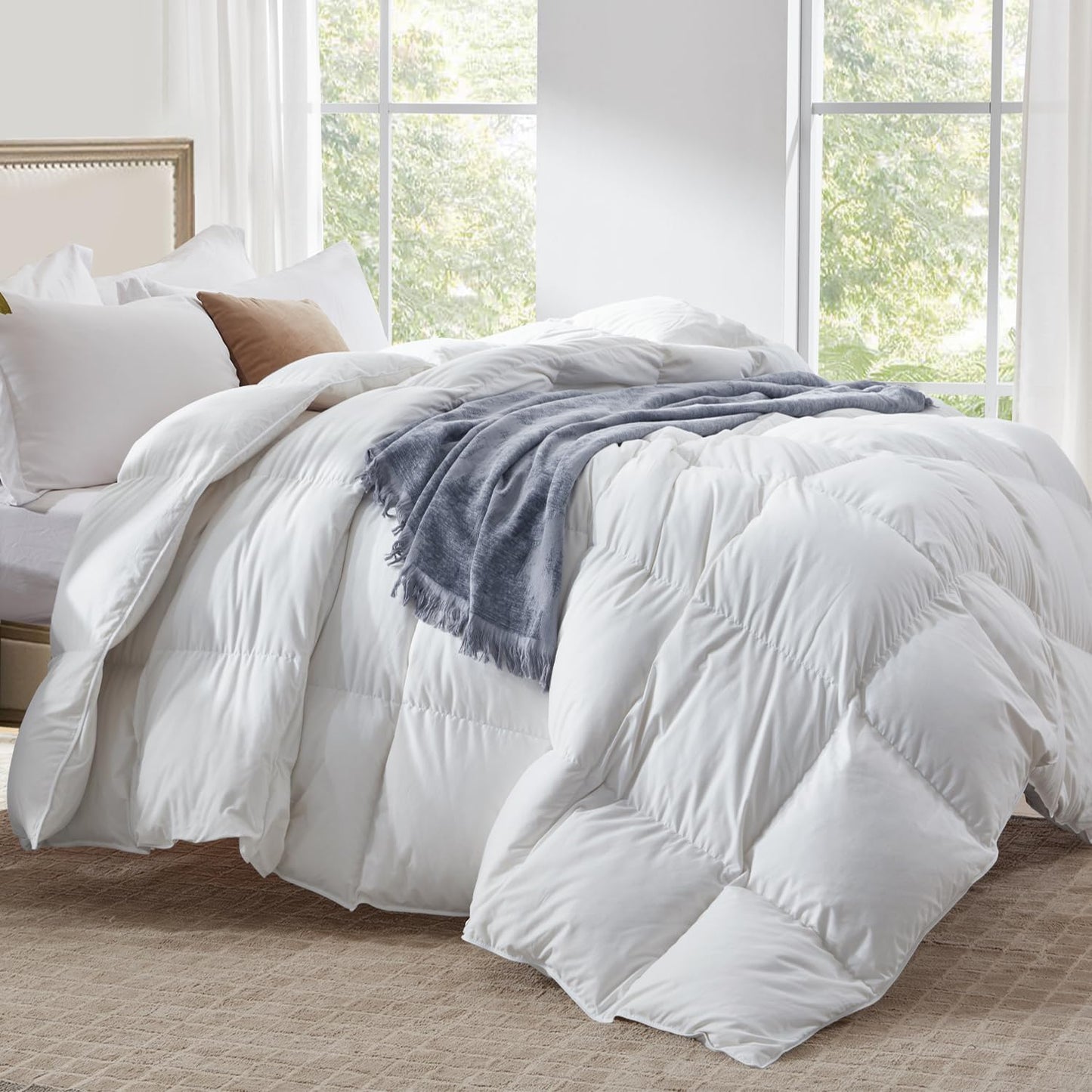 Globon Ultra-Soft Down Feather Comforter King Size,Luxurious Hotel Collection Fluffy Duvet Insert for All Season,Noiseless Shell, 700 Filling Power,Medium Weight with Corner Tabs, White